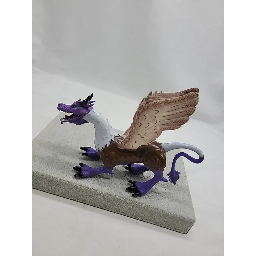 SDE Shantou Winged Purple And Silver Dragon Plastic Figure 7